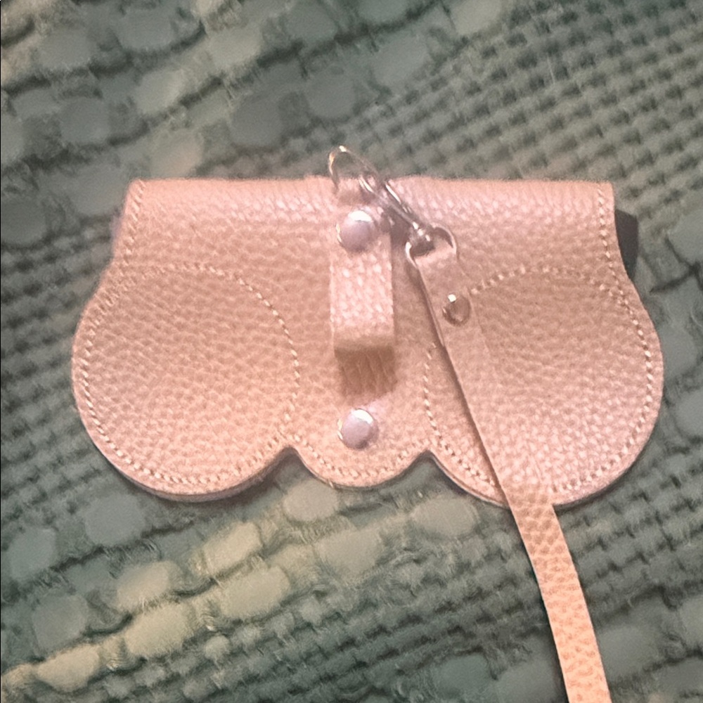 Slim eyeglass case